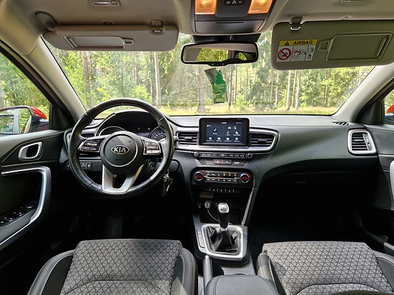 Kia Ceed 7 of 12