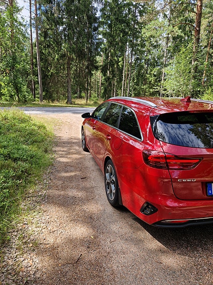 Kia Ceed 2 of 5
