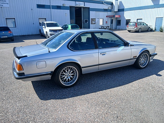 BMW 635CSi 2 of 4