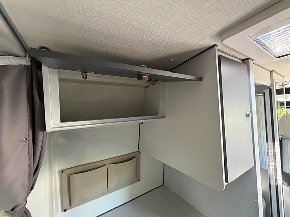 Ahorn Van 550 / Plåtis / 150 hk / Automat / Litiumbatteri / Solcell / Luftfjädring 11 of 20