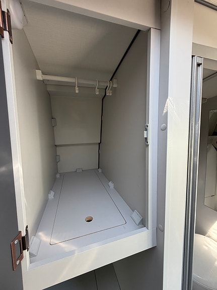 Ahorn Van 550 / Plåtis / 150 hk / Automat / Litiumbatteri / Solcell / Luftfjädring 10 of 20