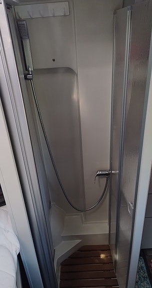 Ahorn Van 550 / Plåtis / 150 hk / Automat / Litiumbatteri / Solcell / Luftfjädring 16 of 20