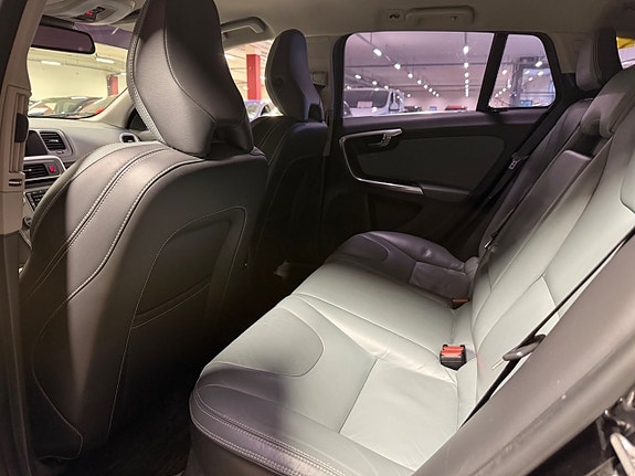 Volvo V60 12 of 19