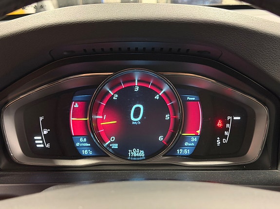 Volvo V60 17 of 19