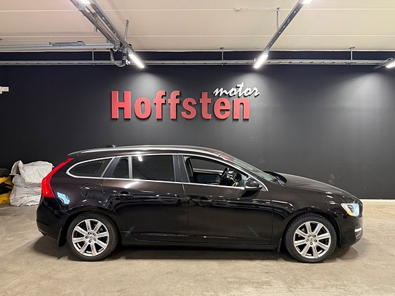 Volvo V60 2 of 19