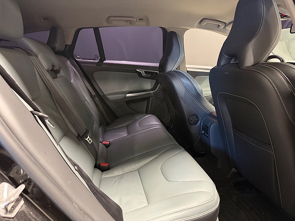 Volvo V60 14 of 19