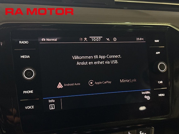 Volkswagen Passat 19 of 27