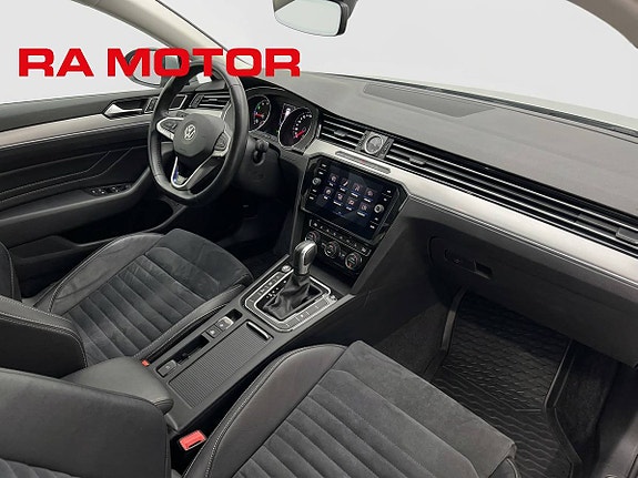Volkswagen Passat 12 of 27