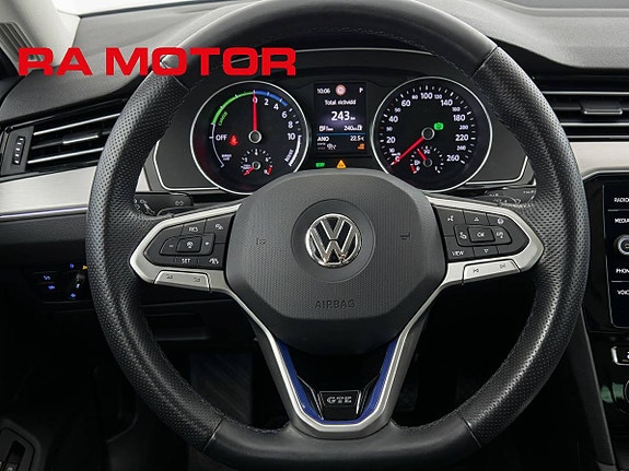 Volkswagen Passat 15 of 27
