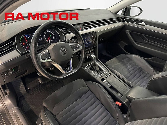 Volkswagen Passat 10 of 27