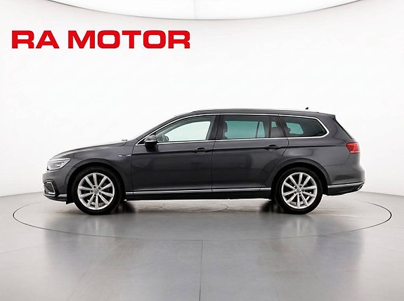 Volkswagen Passat 3 of 27