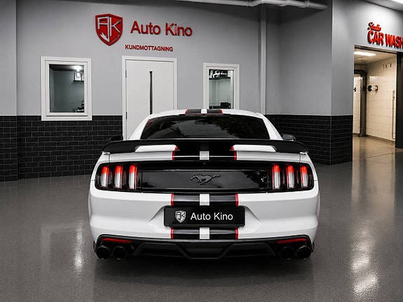 Ford Mustang 5 of 10
