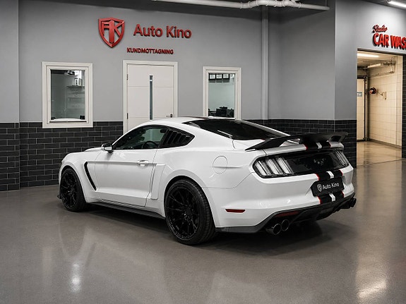 Ford Mustang 3 of 10