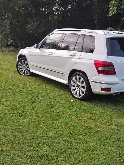 Mercedes-Benz GLK320 6 of 14