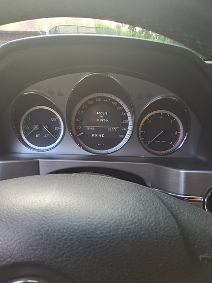 Mercedes-Benz GLK320 14 of 14