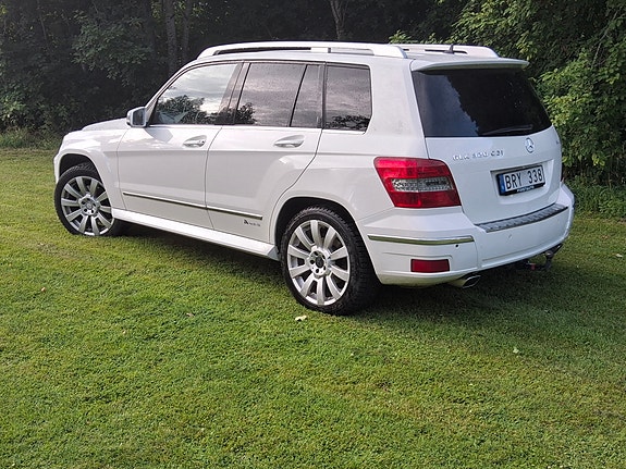 Mercedes-Benz GLK320 5 of 5