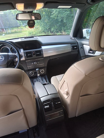 Mercedes-Benz GLK320 13 of 14