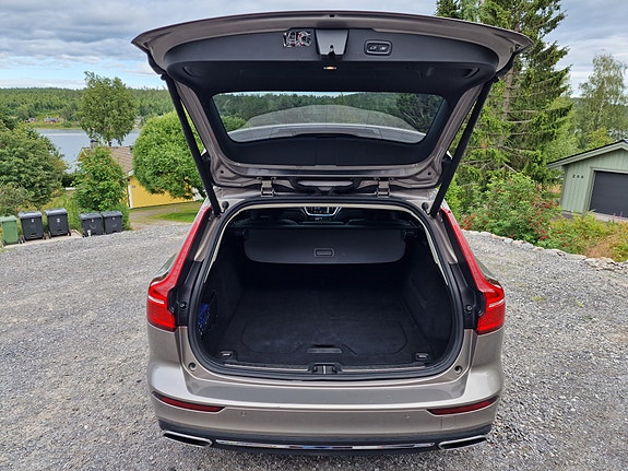 Volvo V60 7 of 17