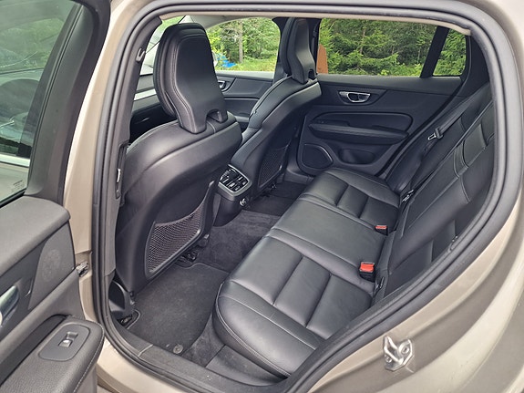 Volvo V60 11 of 17