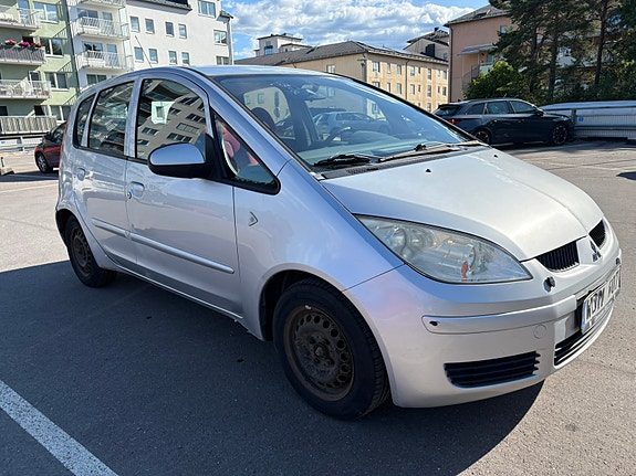 Mitsubishi Colt 2 of 5