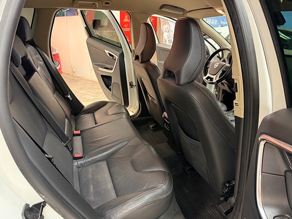 Volvo XC60 13 of 13