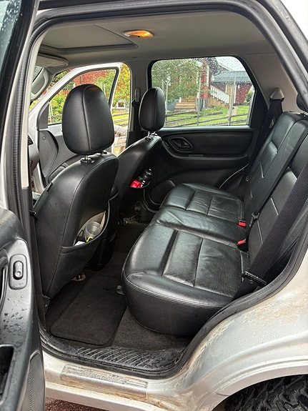 Ford Maverick 4 of 5