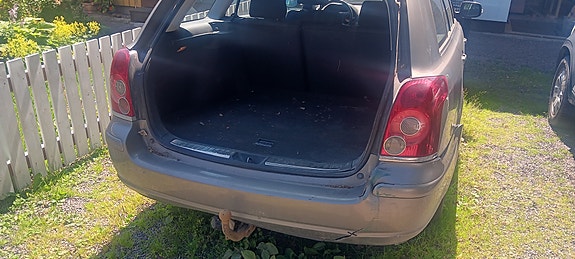 Toyota Avensis 5 of 6
