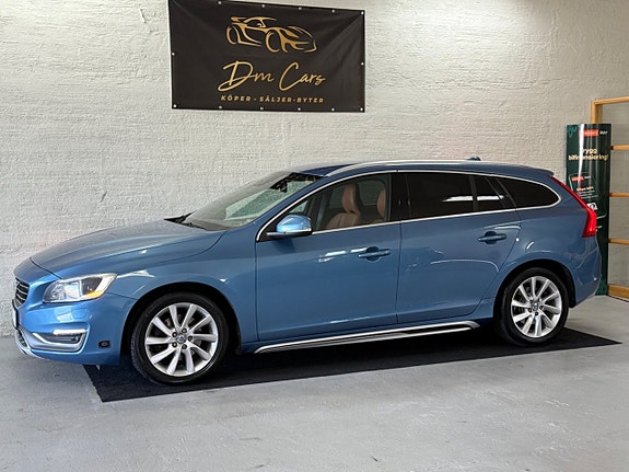 Volvo V60 2 of 5