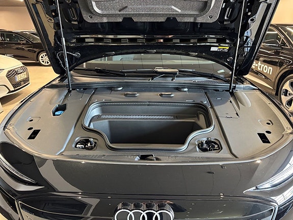 Audi A6 e-tron 14 of 14