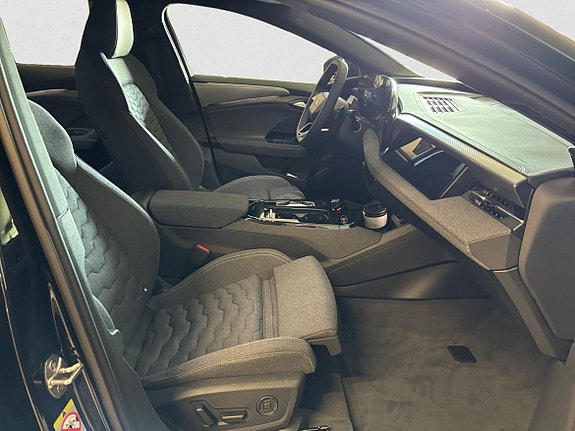 Audi A6 e-tron 12 of 14