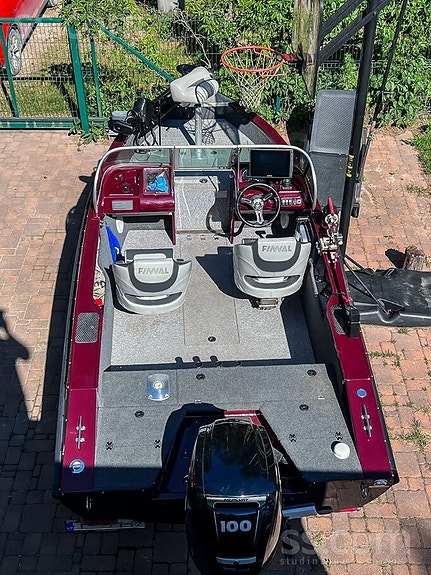 Finval 505 / Mercury 100hk / Livescope LVS34 / Garmin Force / LiFePO4 / Respo 2 of 8