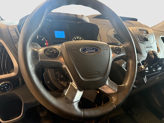 Ford Transit Custom 12 of 17