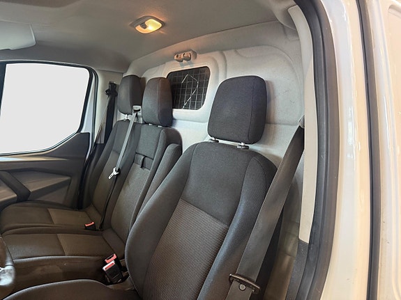 Ford Transit Custom 10 of 17