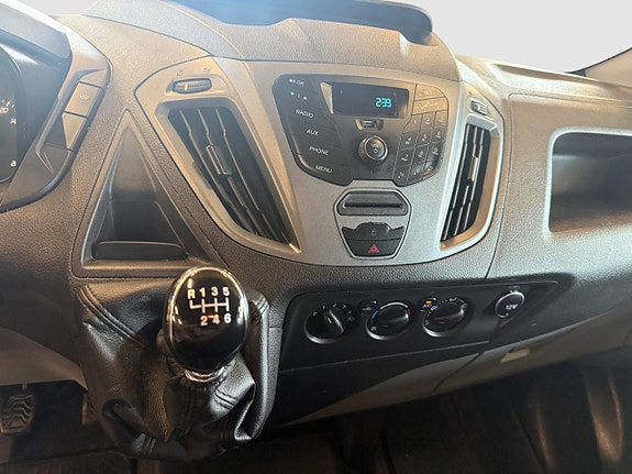 Ford Transit Custom 13 of 17