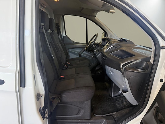 Ford Transit Custom 14 of 17