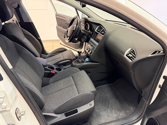 Citroen C4 10 of 12