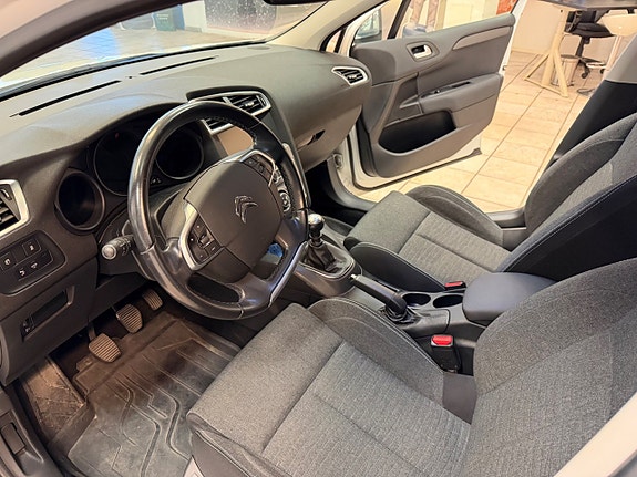 Citroen C4 8 of 12