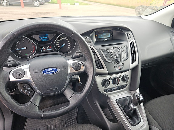 Ford Focus 2 of 5