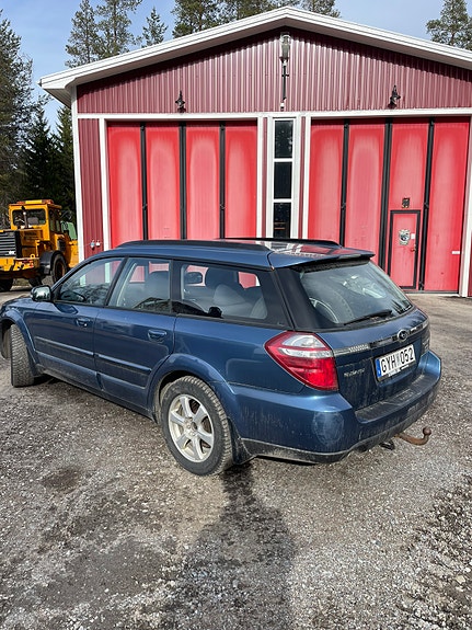 Subaru Outback 3 of 3