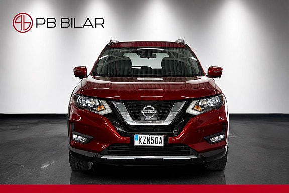 Nissan Rogue 3 of 5