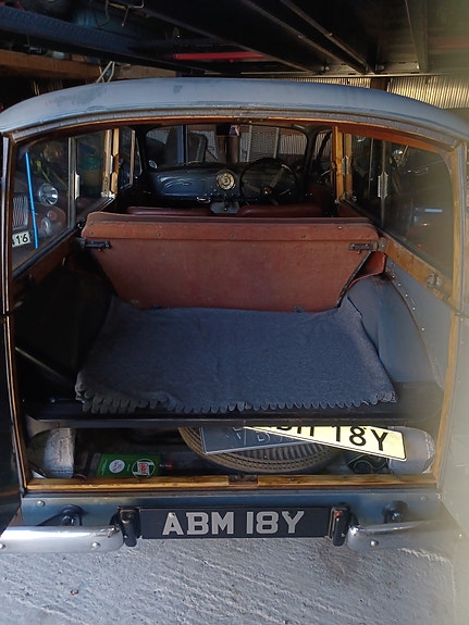 Morris Traveller 4 of 5