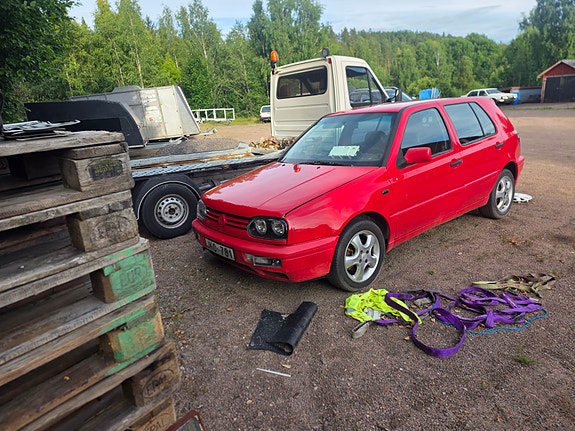 Volkswagen Golf III 2 of 3