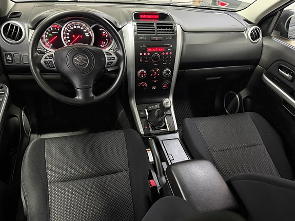 Suzuki Grand Vitara 8 of 12
