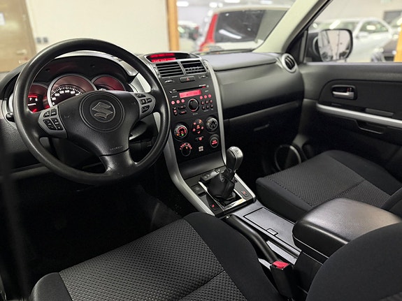 Suzuki Grand Vitara 10 of 12