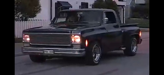 Chevrolet Scottsdale 2 of 5