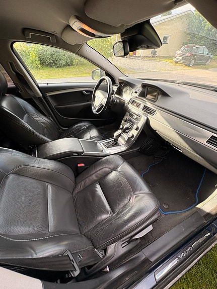 Volvo V70 5 of 5
