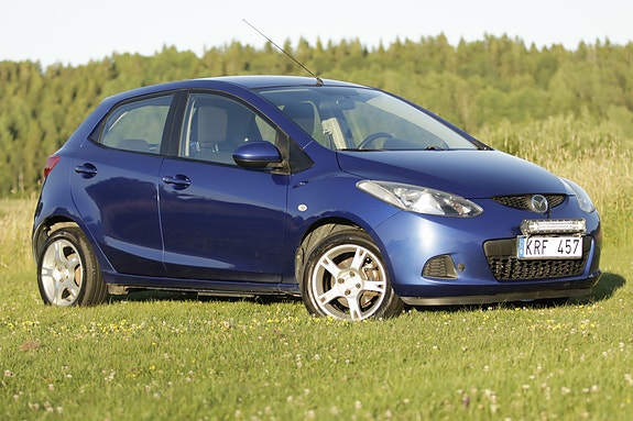 Mazda 2 3 of 5