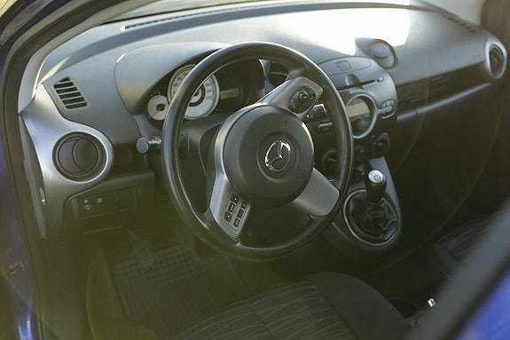 Mazda 2 5 of 5