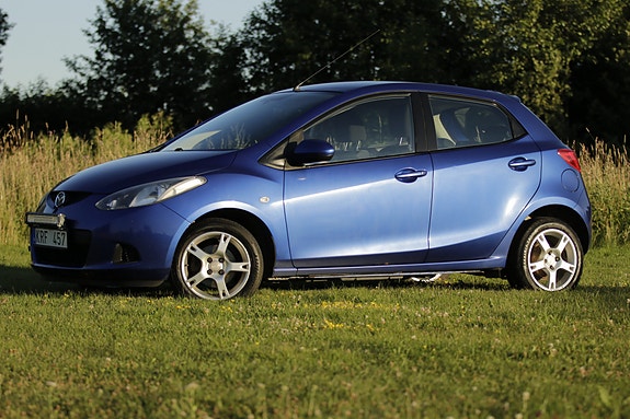 Mazda 2 4 of 5