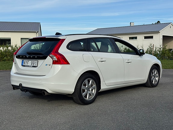 Volvo V60 9 of 25